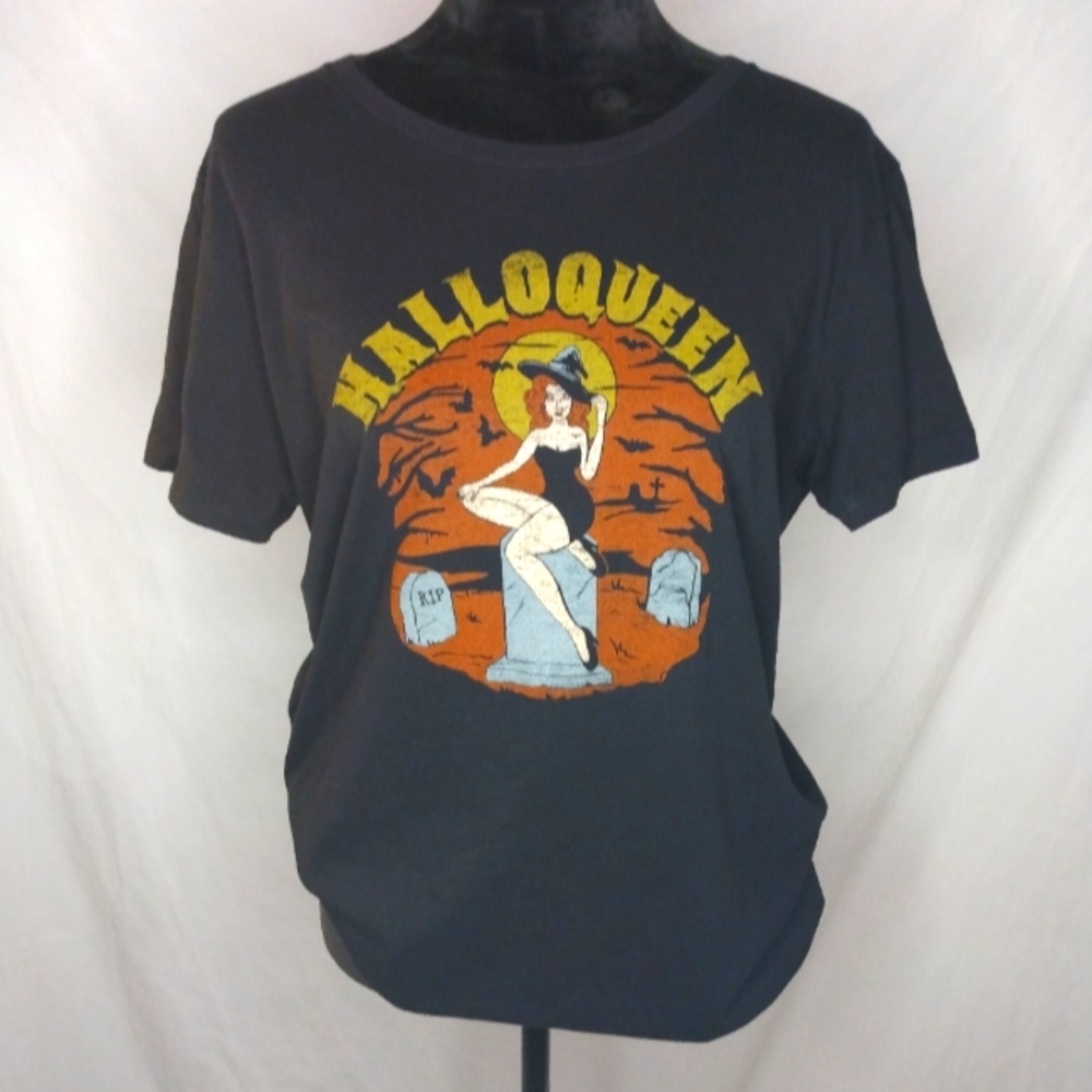 Unique Vintage Halloqueen Tee